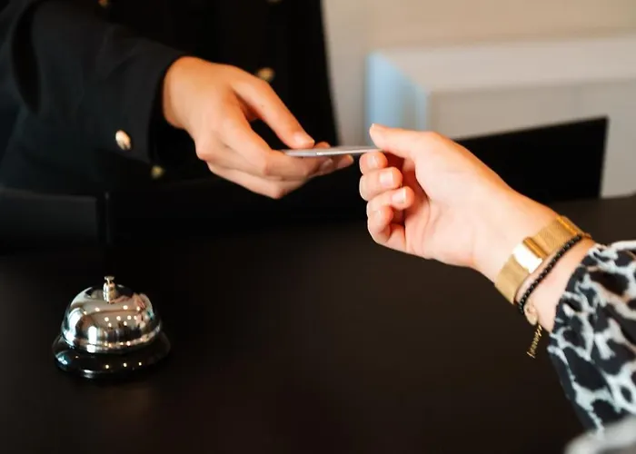 Bellevue מלון ברסט